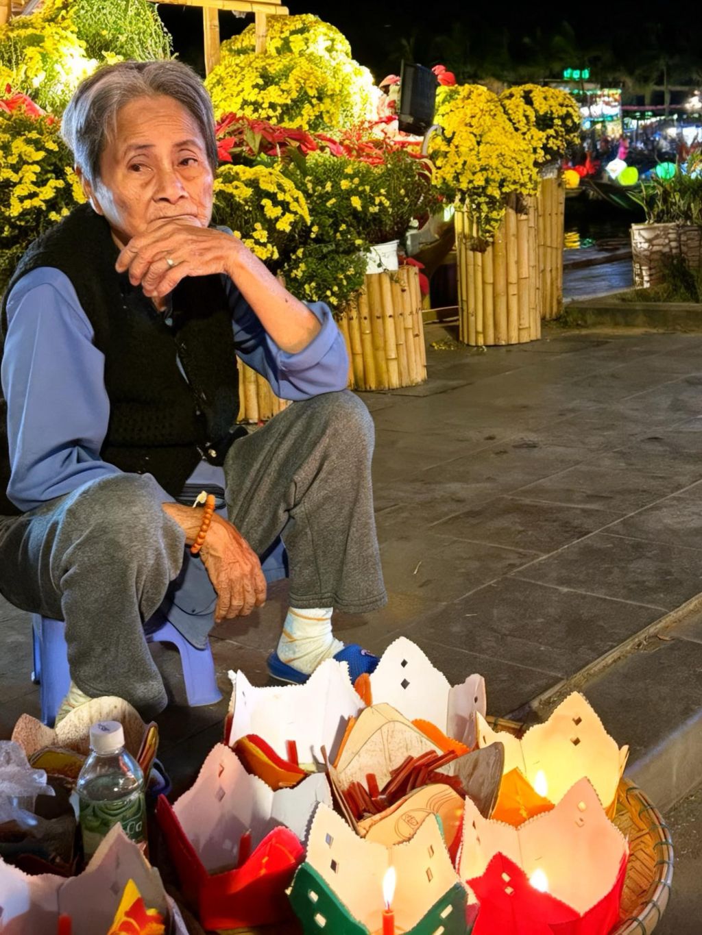 Hoi An at Night - Where Lantern Lights Illuminate Emotions - 4