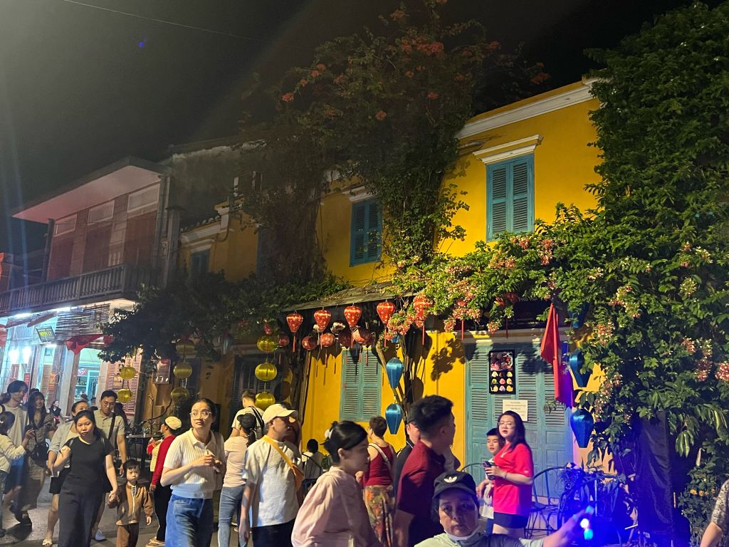 Hoi An at Night - Where Lantern Lights Illuminate Emotions - ảnh 11