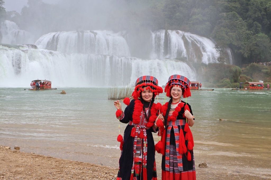 Suggested itinerary for exploring Cao Bang in 2 days and 2 nights. - 1