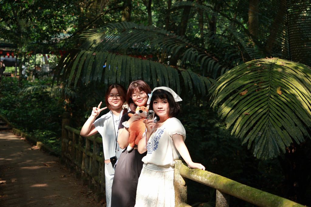 Important notes when going to Cuc Phuong forest: - Do not go into the forest alone. - 1