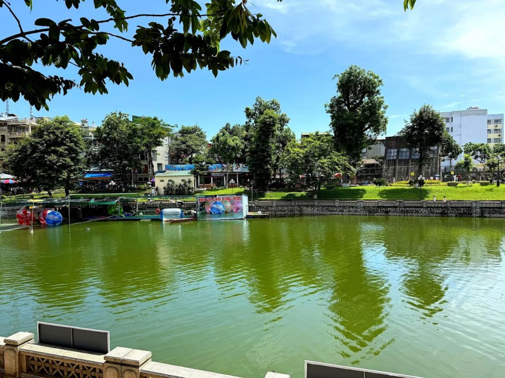 Thủ Lệ Park – a nearby place to hang out, easy to get to and not expensive. - 2