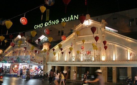 Dong Xuan Night Market – a weekend hangout spot in Hanoi with affordable food options. - 1