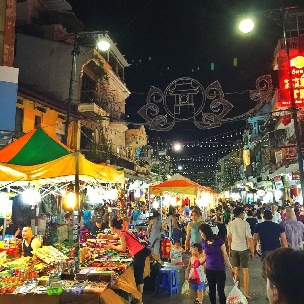 Dong Xuan Night Market – a weekend hangout spot in Hanoi with affordable food options. - 4
