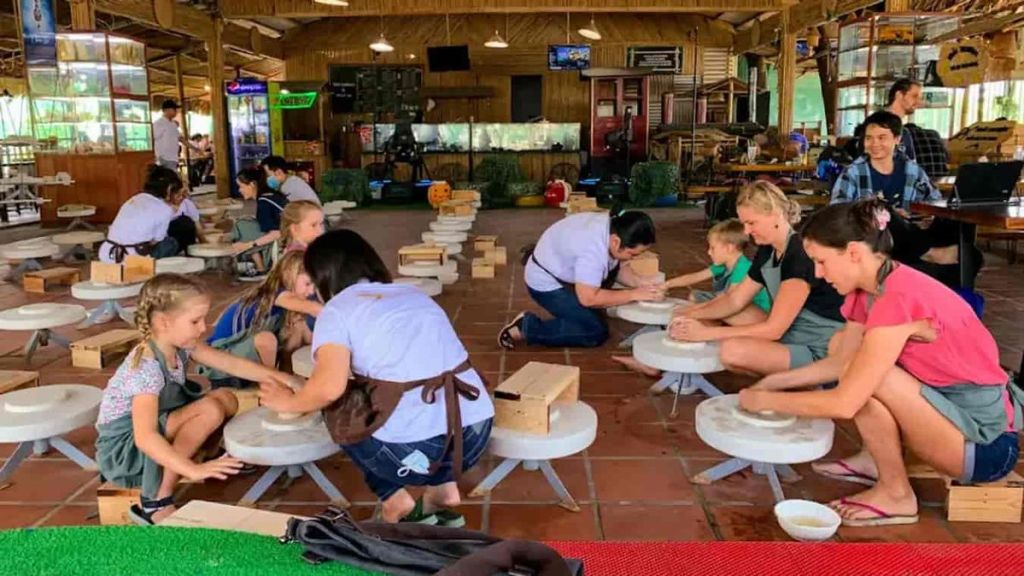 बात त्रांग की मिट्टी के बर्तन बनाने वाली गांव - Hanoi के करीब, घूमने के साथ-साथ खुद मिट्टी के बर्तन बनाने का अनुभव। - ảnh 6