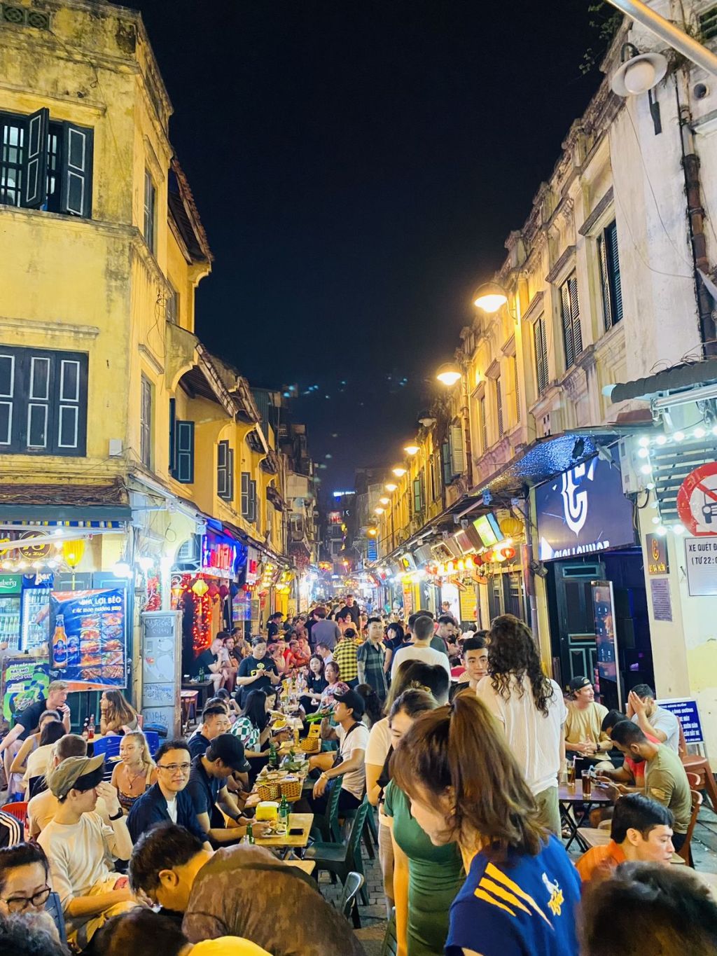 Tạ Hiện Street – the nightlife hub in Hanoi, gets busier the later it gets. - 2