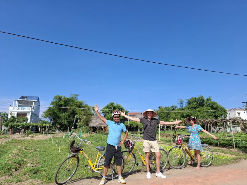 향차궤 – 색고과: 하나의 여정, 두 가지 경험 – 깨끗한 뒷마당, 고향의 정취. - 1