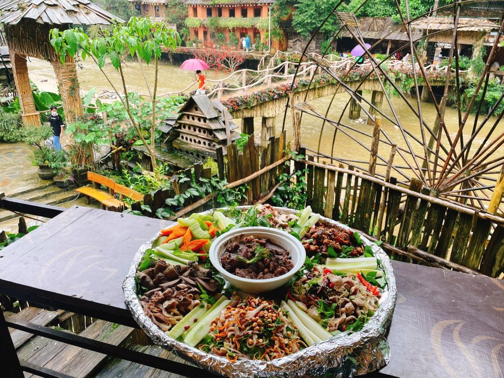 Cat Cat Village – a tourist destination near the center of Sa Pa, easy to access and great for photography. - 2