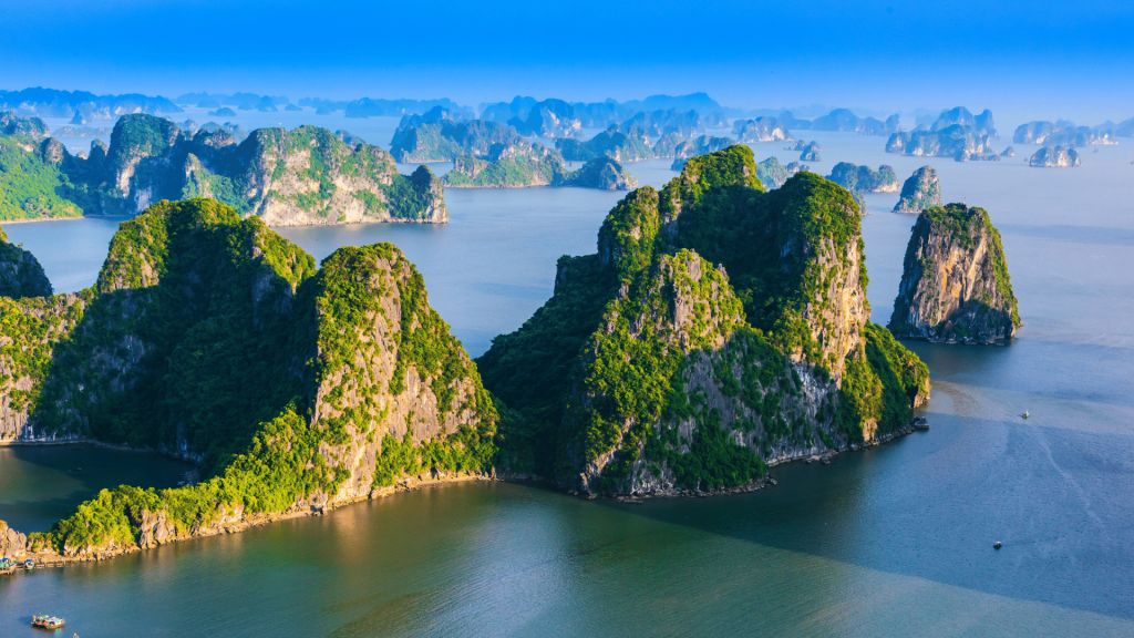 Ha Long Bay – not just for sightseeing, but to "immerse yourself in it for a while." - ảnh 5