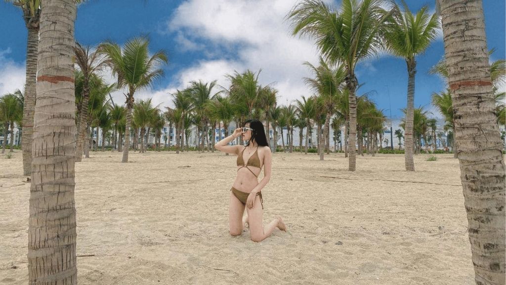 Bãi Cháy – not the most beautiful, but the place where you can easily "stay the longest" in Ha Long. - 4