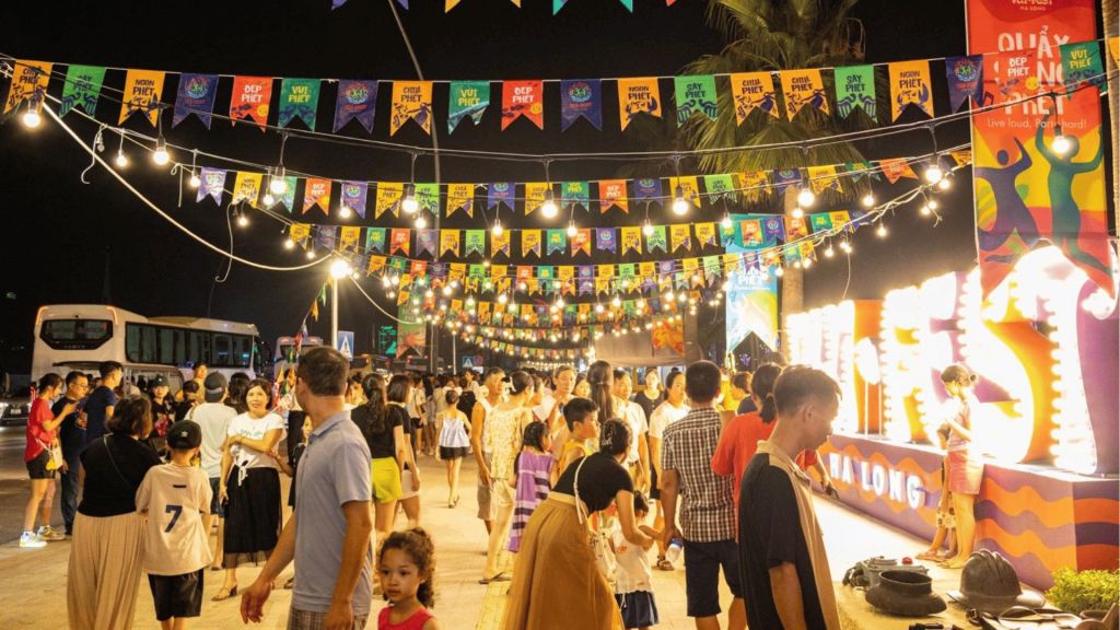 Ha Long Night Market – no need to search for a restaurant, just walk and you'll find food. - 3