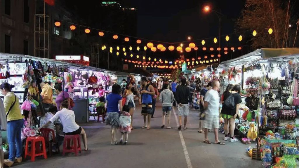 Ha Long Night Market – no need to search for a restaurant, just walk and you'll find food. - 4