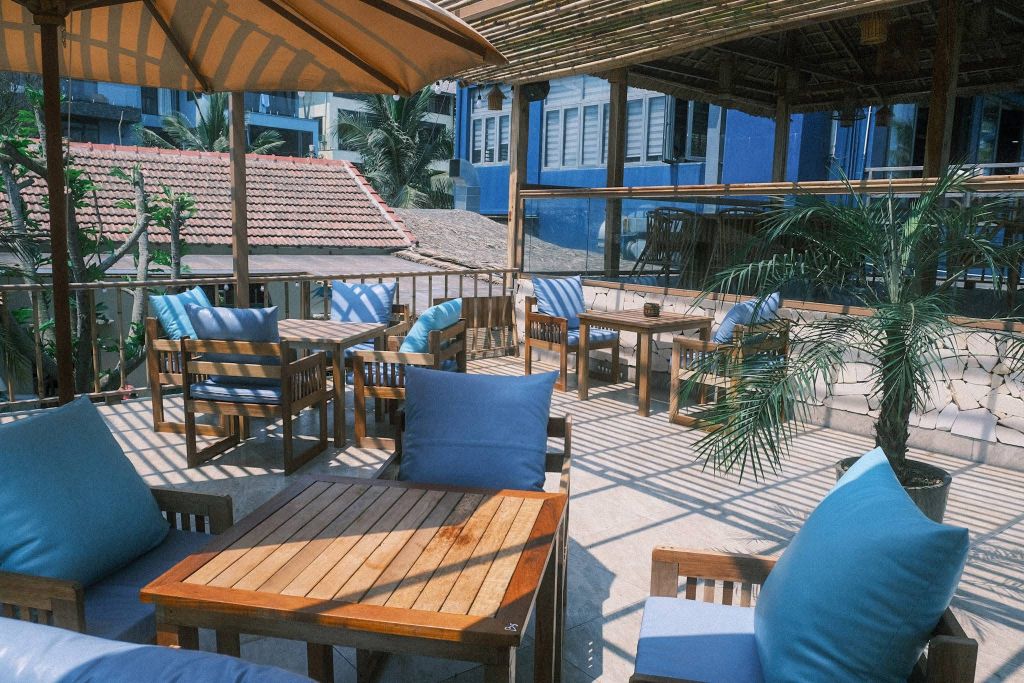 Just discovered a colorful beachfront café in Hoi An. - 3