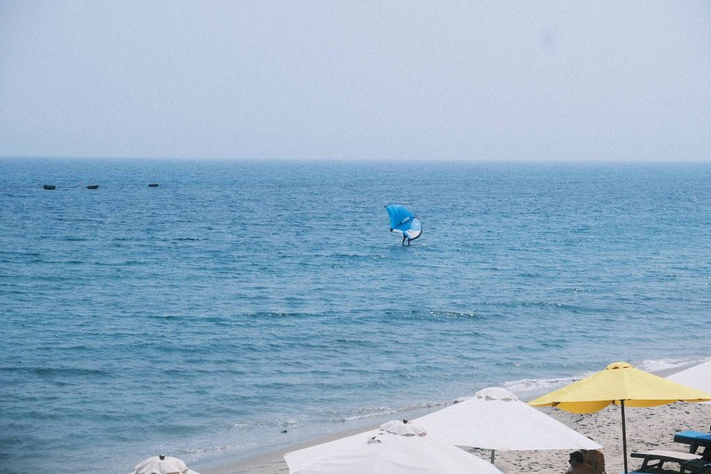 Just discovered a colorful beachfront café in Hoi An. - ảnh 5
