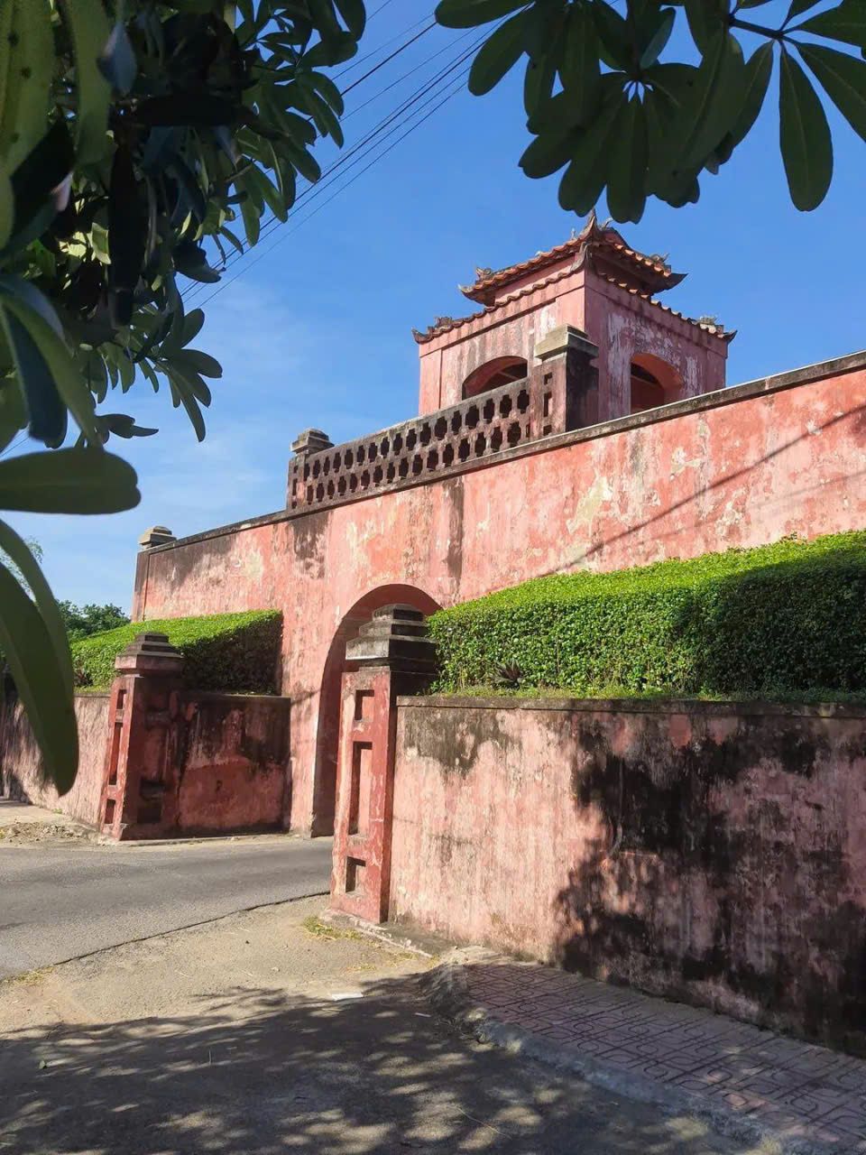 Diên Khánh Citadel - A place where time stands still among the moss-covered walls. - 2