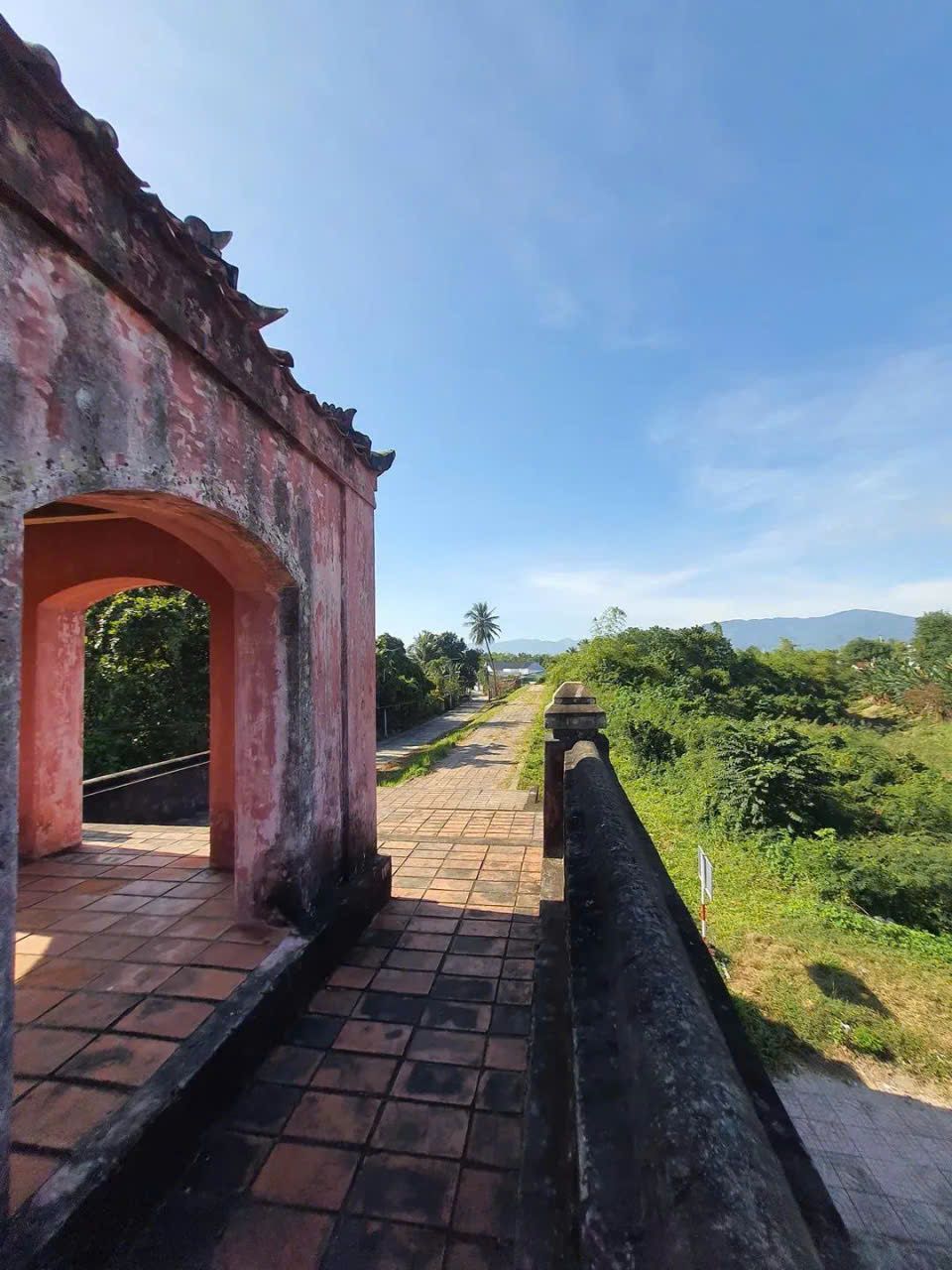 Diên Khánh Citadel - A place where time stands still among the moss-covered walls. - 3
