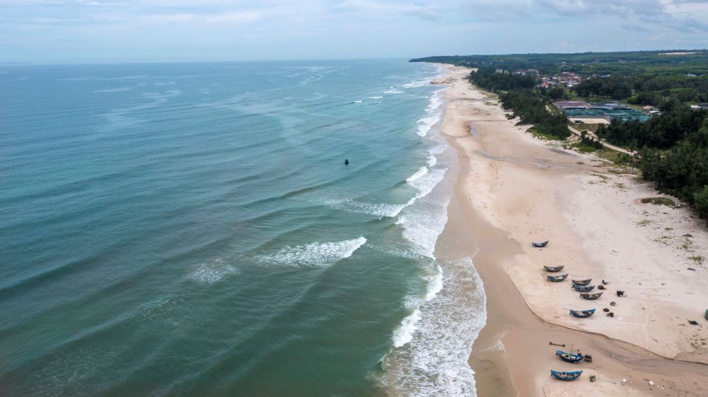 Cua Tung Beach – A paradise of beaches - 3