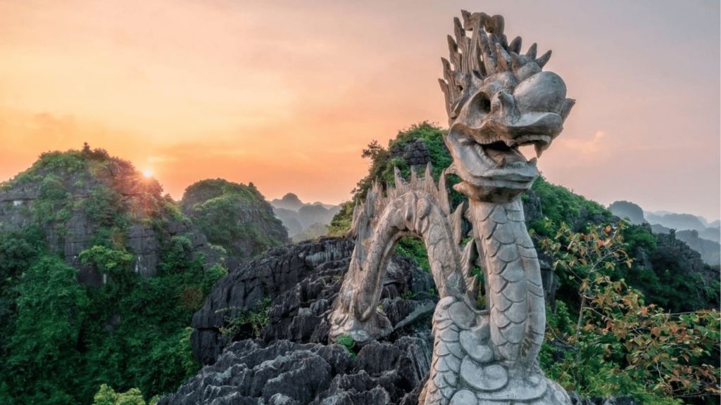 The new check-in spot at Hang Múa continues to attract young people. - ảnh 6