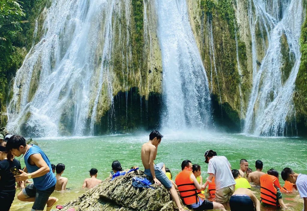 Khuổi Nhi Waterfall – a cool stopover on the journey to explore Na Hang. - 4