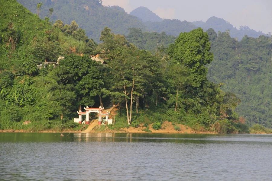 Le temple de Pác Tạ – un lieu spirituel lié à l'exploration de Na Hang. - ảnh 7