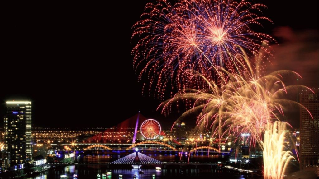 Da Nang International Fireworks Festival – a highly sought-after summer event. - ảnh 5