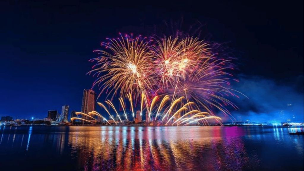 Da Nang International Fireworks Festival – a highly sought-after summer event. - ảnh 6