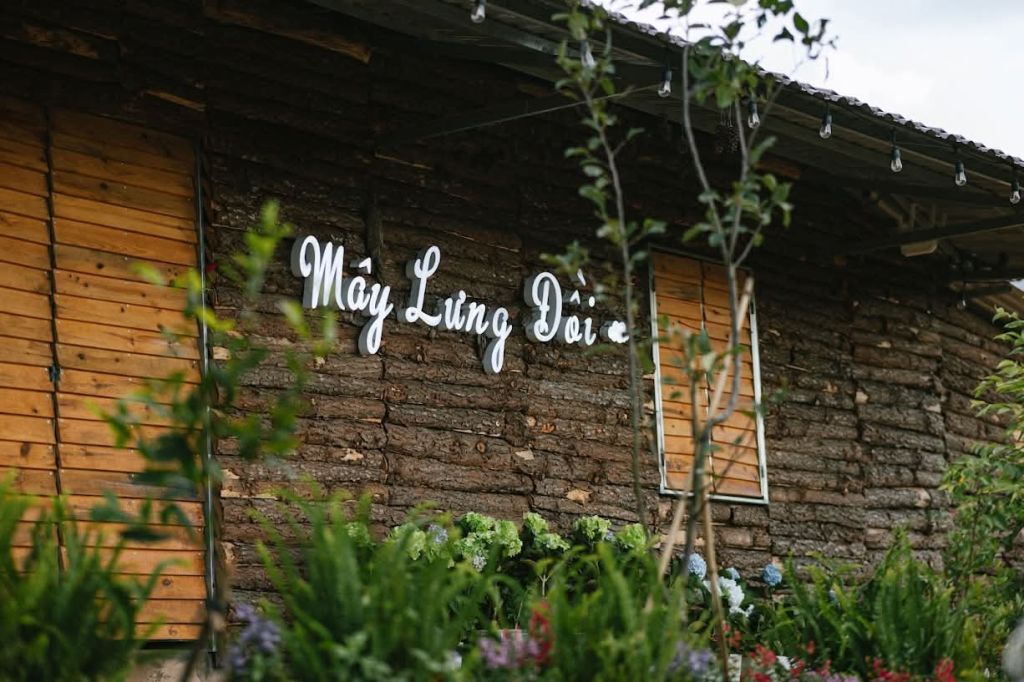 माय लुंग डोई - 30/4 से खे सान तक यात्रा करने पर अगर सभी कमरे भरे हों तो क्या करना चाहिए? - ảnh 9