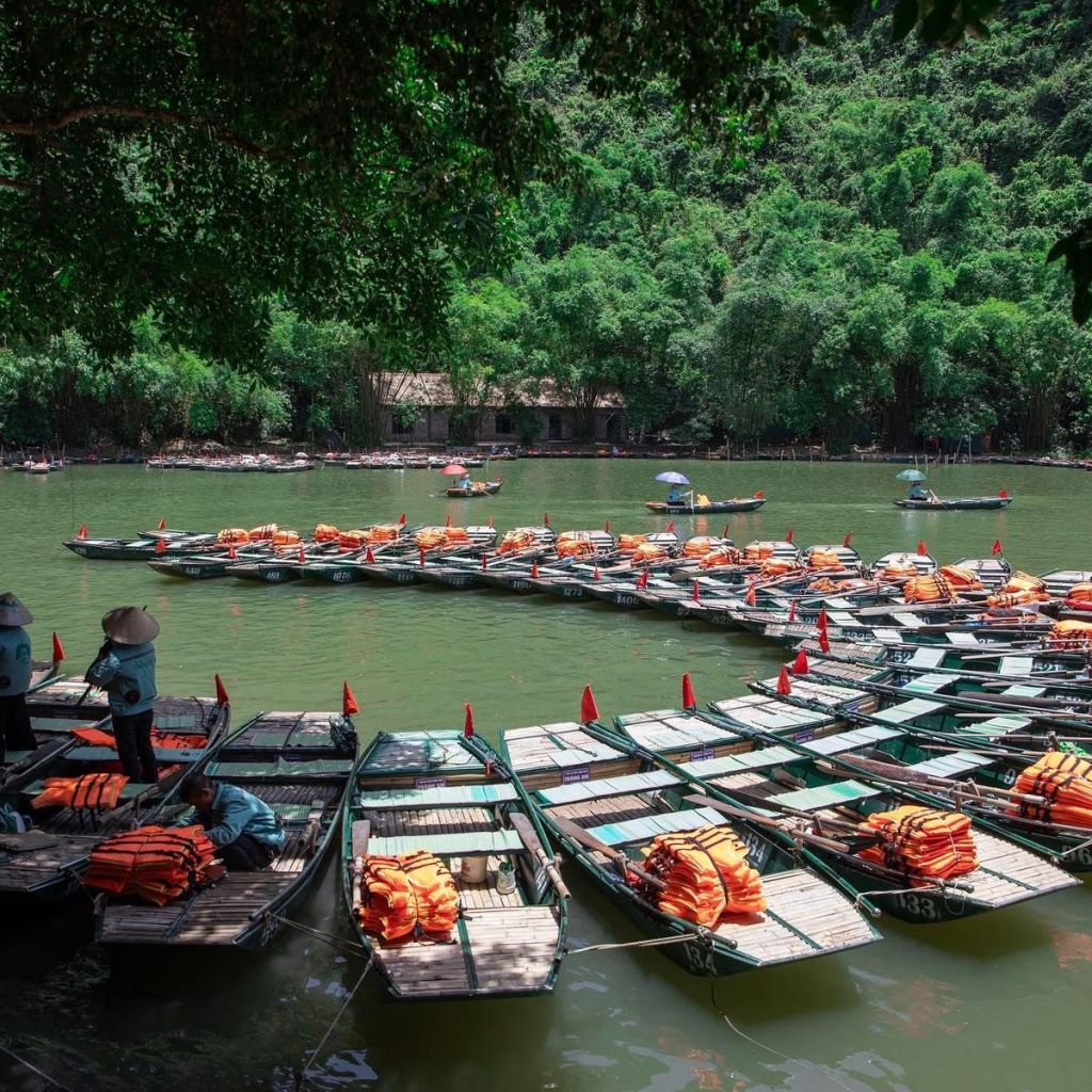 Tràng An tourist area continues to be the most popular destination recently. - ảnh 5