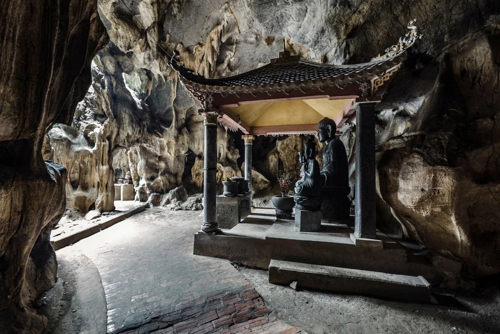 Tam Cốc tourist area has seen an increase in the number of visitors during the recent peak season. - ảnh 11