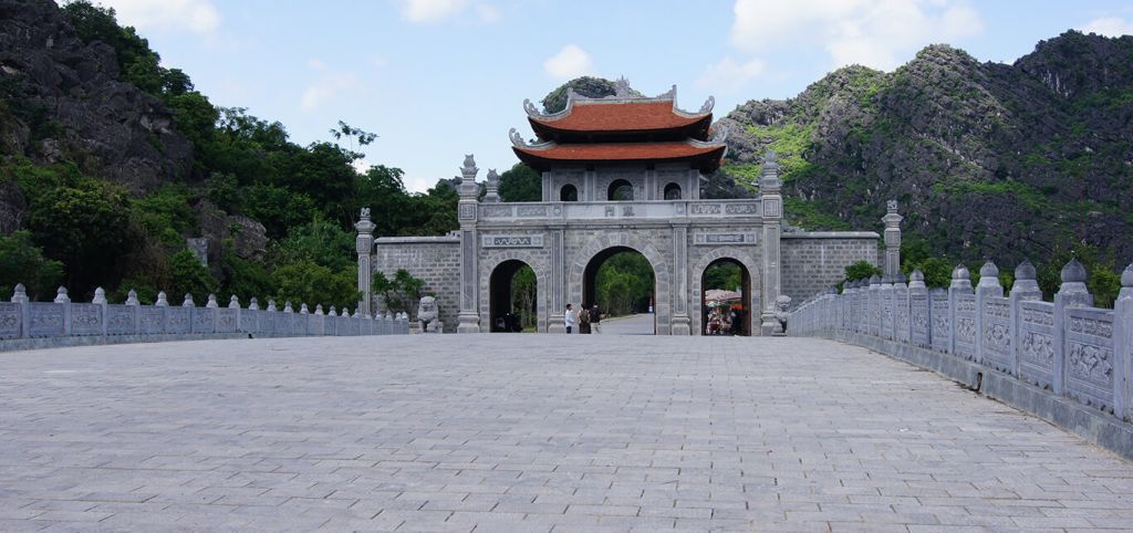 The Hoa Lu ancient capital site continues to promote the value of local history and culture. - ảnh 5