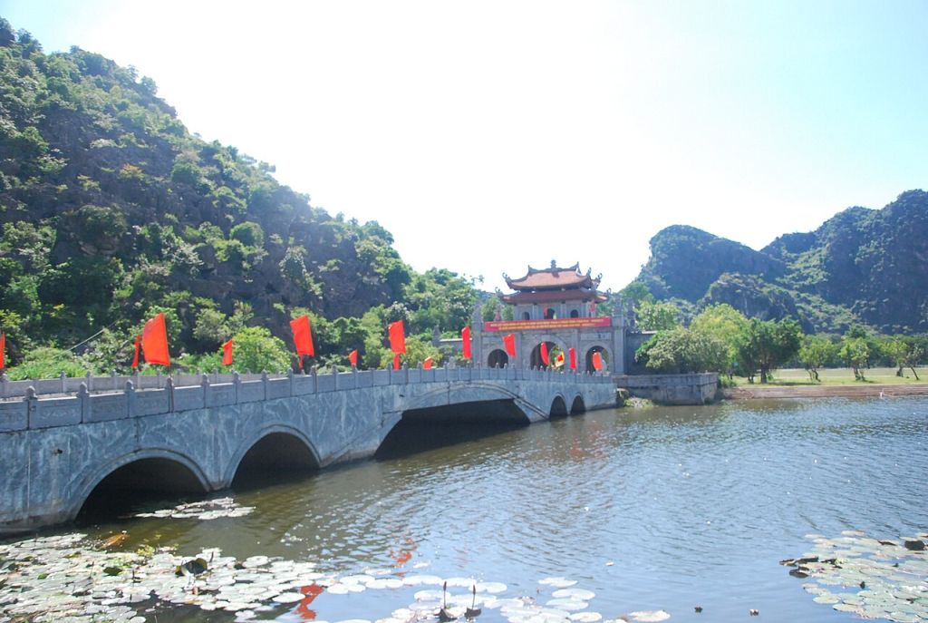 The Hoa Lu ancient capital site continues to promote the value of local history and culture. - ảnh 10