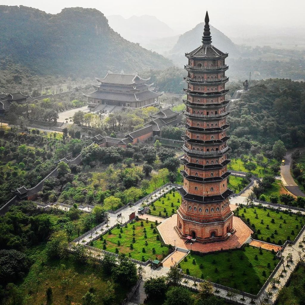 बाई डिंह मंदिर आध्यात्मिक पर्यटन और सांस्कृतिक अनुभव के साथ पर्यटकों को आकर्षित करना जारी रखता है। - ảnh 5