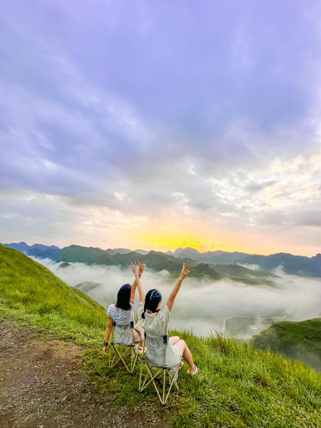 Dawn at Ba Quáng Grass Hill (Vinh Quý) - 4