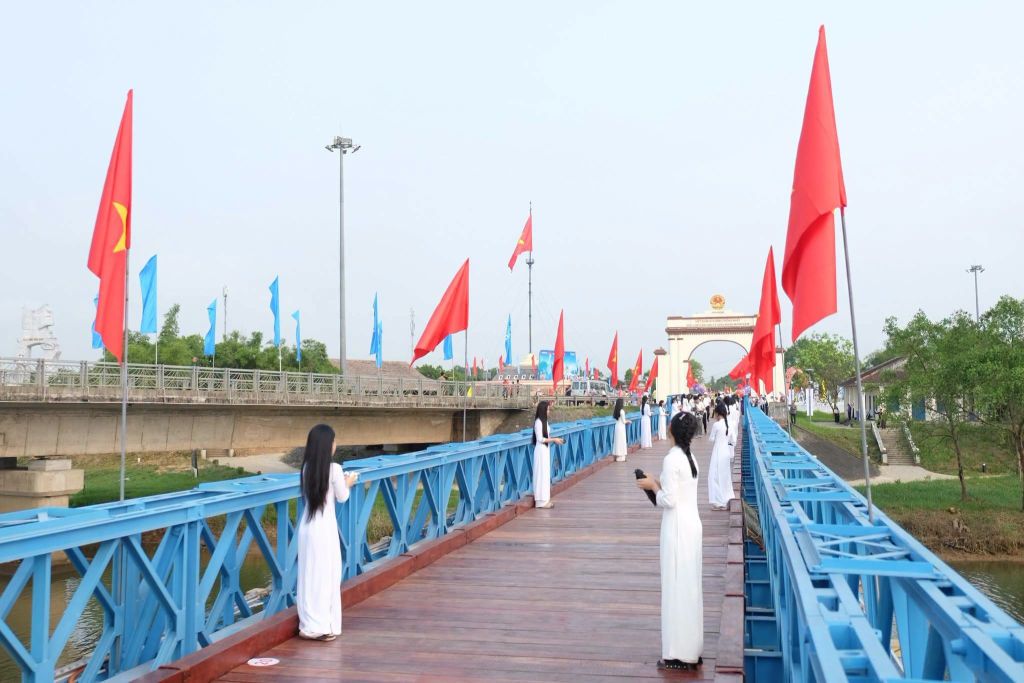 Día de la Bicicleta por la Paz en las Orillas de Hiền Lương – Bến Hải - 1