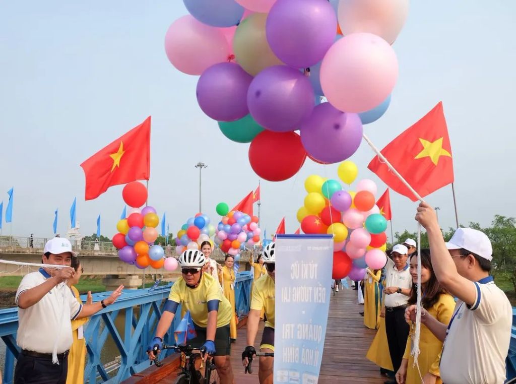 Cycling for Peace - Spreading the Aspiration from the Hiền Lương Riverbanks - ảnh 6