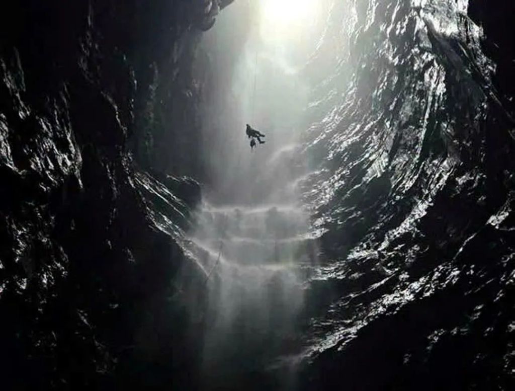 Descubrimiento de una nueva cueva en Phong Nha Kẻ Bàng. - 1