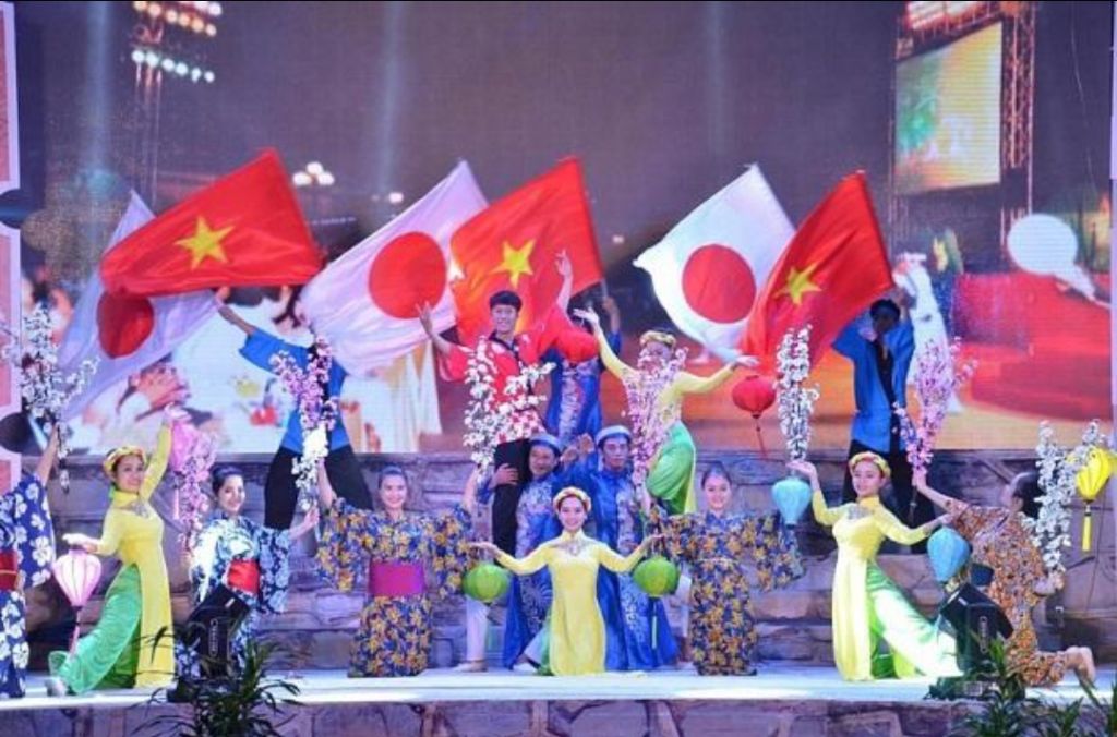 Hoi An shines brightly during the Vietnam-Japan Exchange Season 2026. - 3