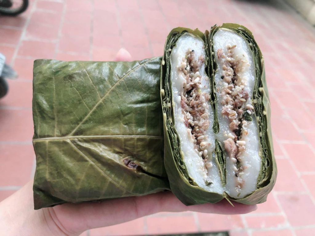 Note when eating ant egg cake in Cao Bang.