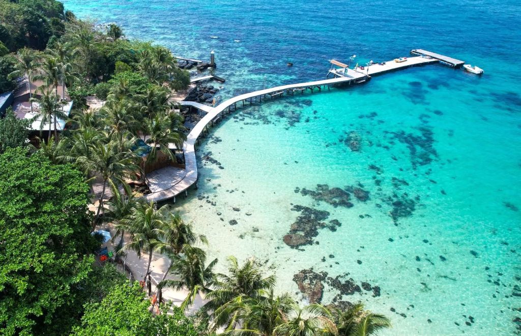 Vietnam has an island ranked among the most beautiful in Asia. - ảnh 8