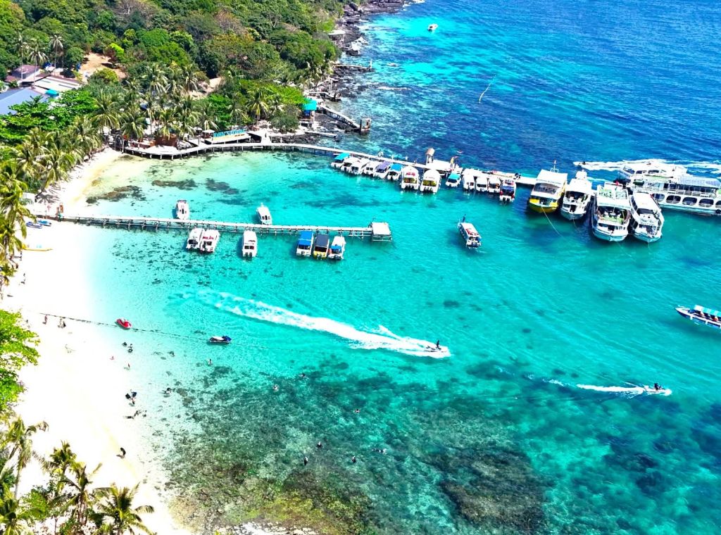 Vietnam has an island ranked among the most beautiful in Asia. - ảnh 10