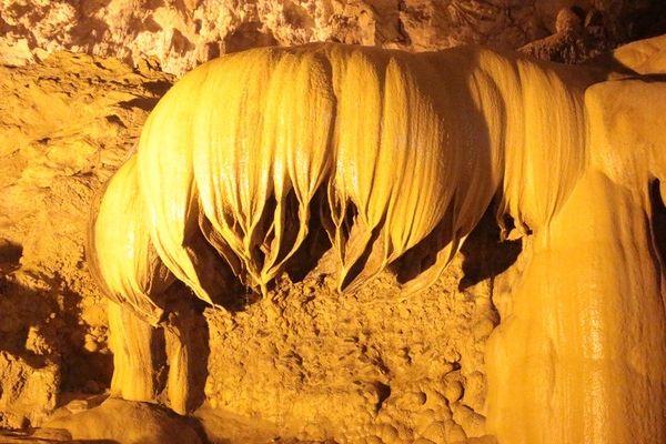 The Unique Ngườm Ngao Cave Has Two Stone Sprouts Shaped Like The "Symbol" Of Manhood. - 2