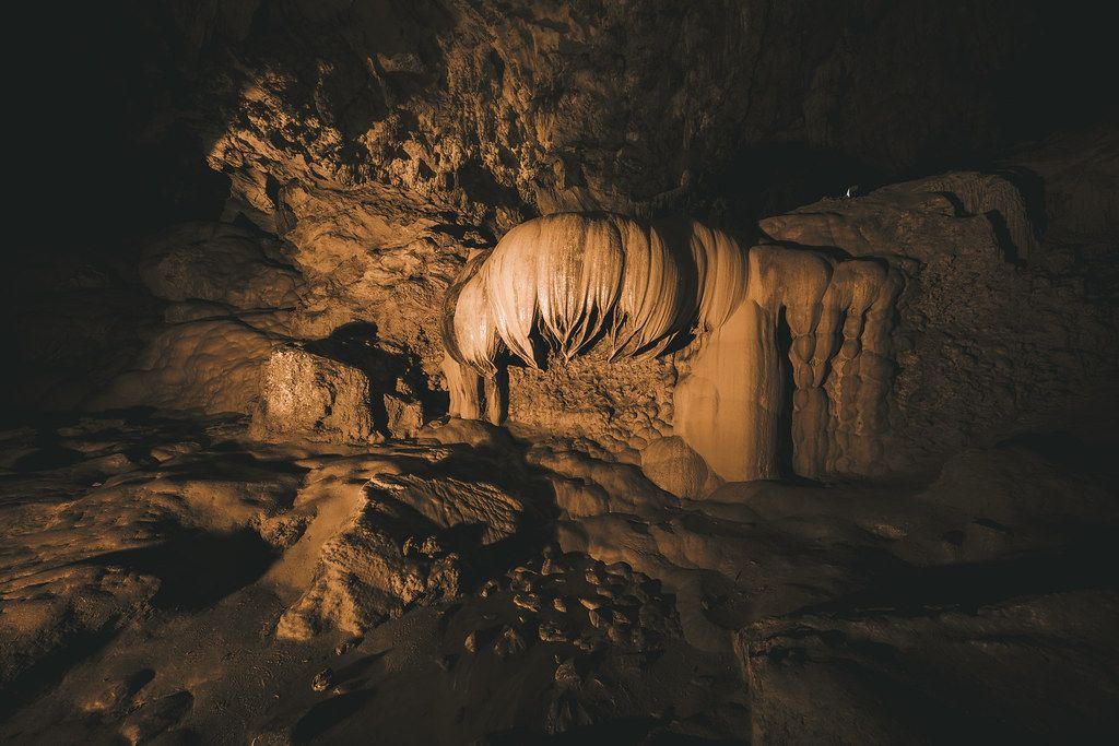 The Lotus Flower Upside Down In Ngườm Ngao Cave. - 2