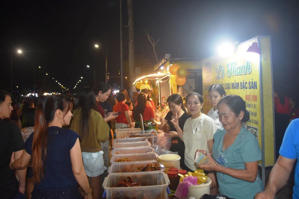 Dong Ha Ward: Organizing a series of gratitude activities and community culture events. - ảnh 15