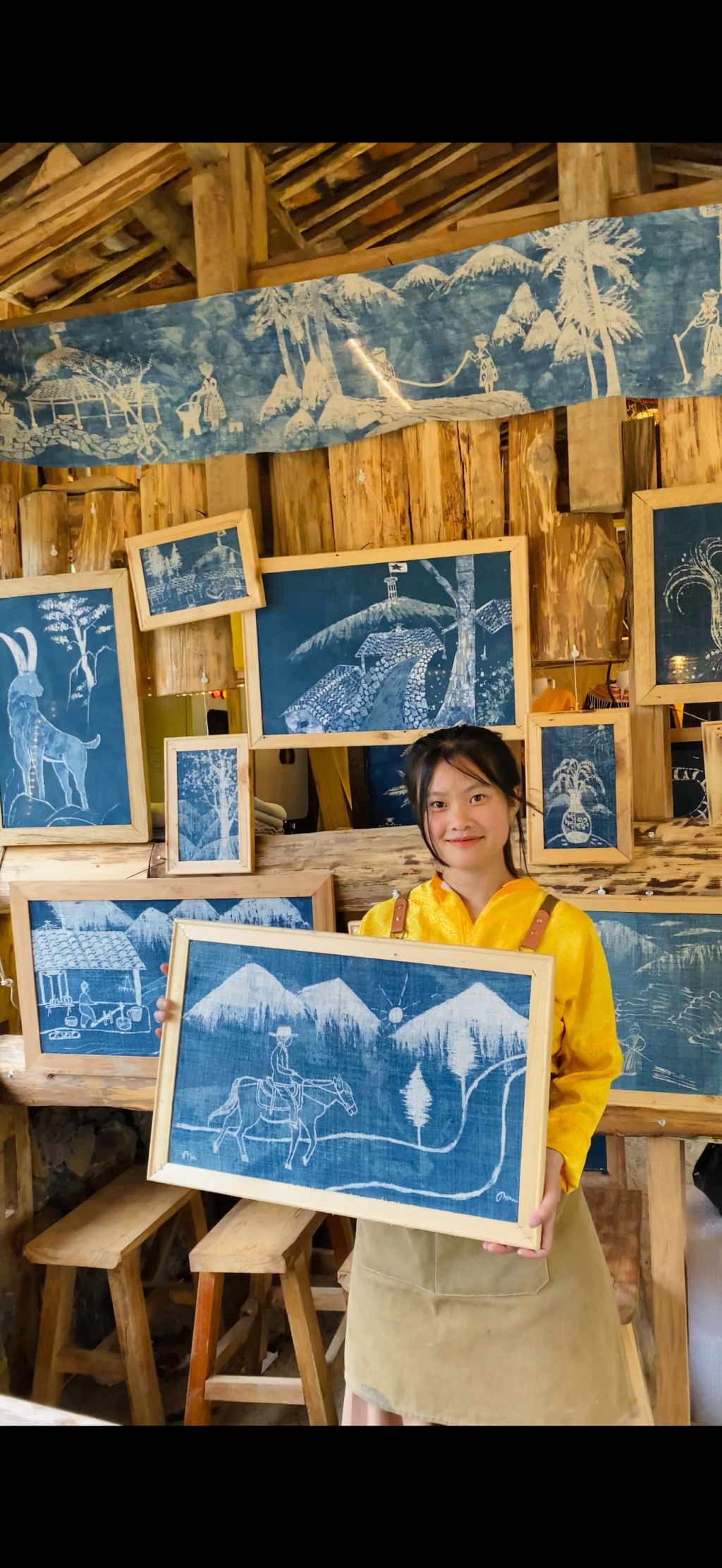 Experience Wax Painting On Traditional H'mong Linen. - 3