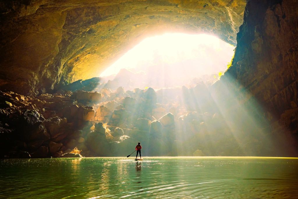 If Hang Sơn Đoòng Is Too Difficult To Access, Let's Move Our Group To The Third Largest Natural Cave In The World, Called Hang Én. 😮 - 1