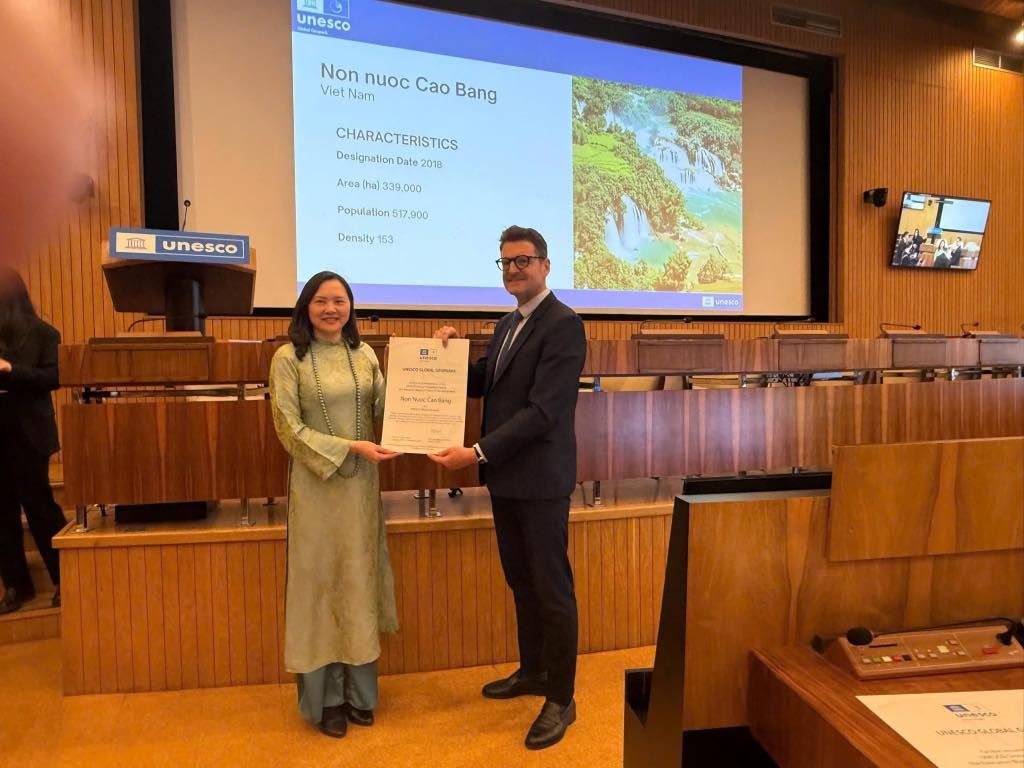 Unesco Awarded A Certificate To The Cao Bằng Global Geopark After The Second Re-Evaluation. - 2