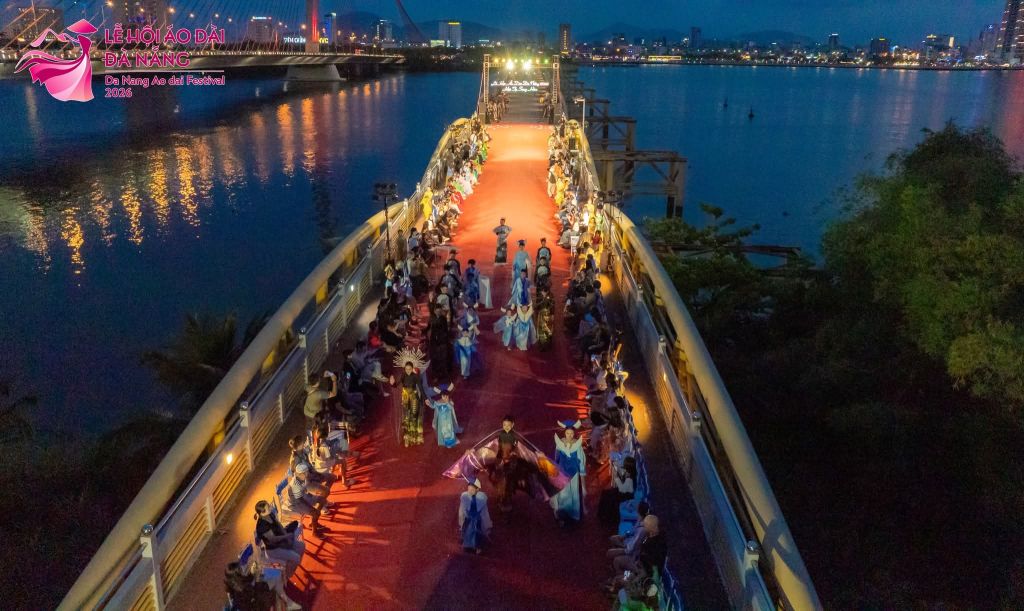"The Essence of Vietnamese Ao Dai – The Silk Colors of the Han River" concludes. - 2