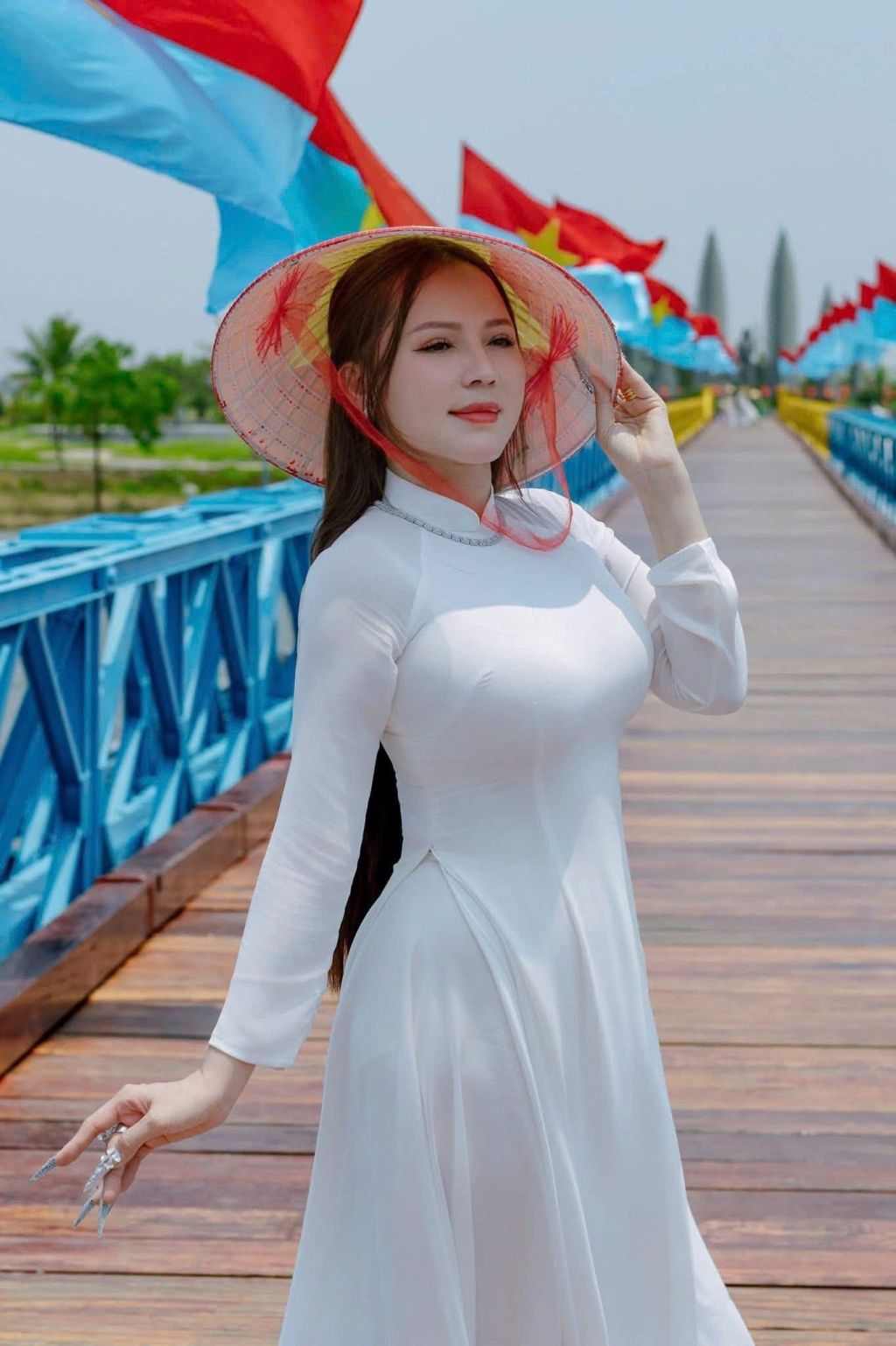 Miss Humanitarian Nguyen Binh – A Daughter Of The Resilient Land Of Gio Linh. - ảnh 8