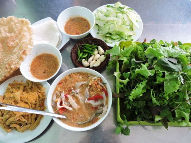 Nam Ô fish salad – a specialty of the fishing village at the foot of Hai Van Pass. - ảnh 6