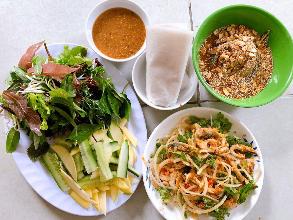 Nam Ô fish salad – a specialty of the fishing village at the foot of Hai Van Pass. - 2