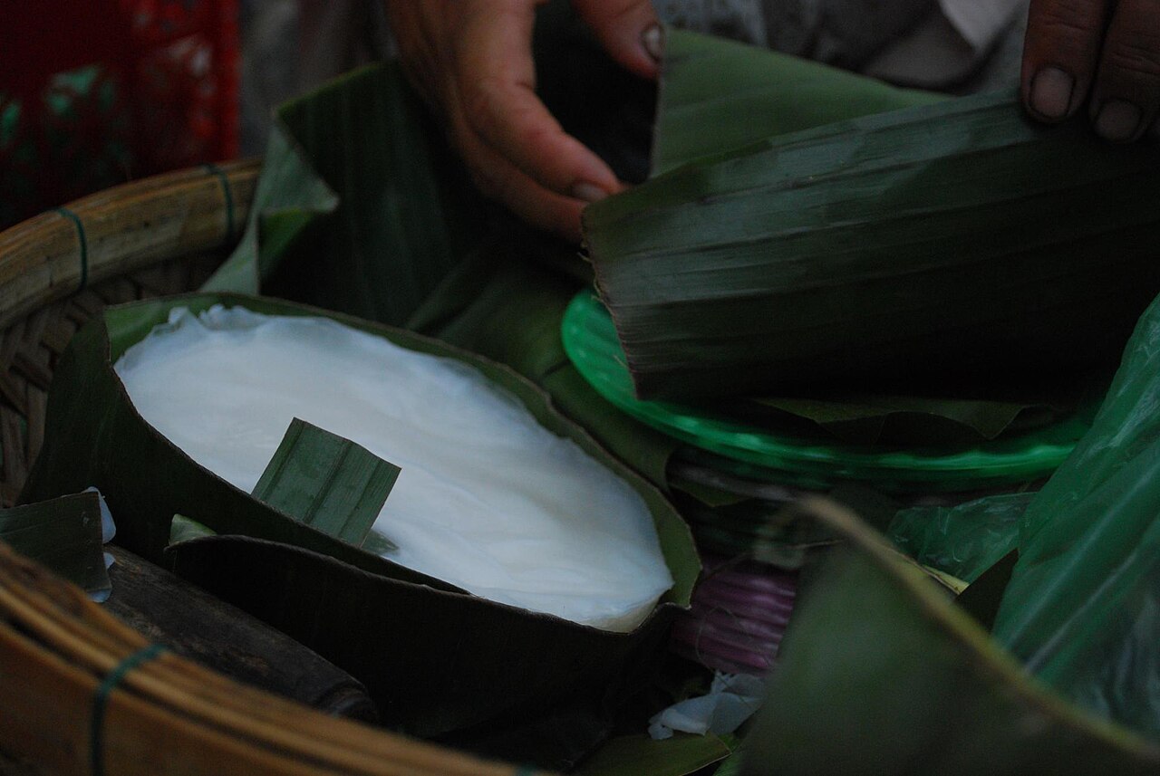 Phuong Lang Wet Cake — A Century-Old Stall in Hai Lang - ảnh 7